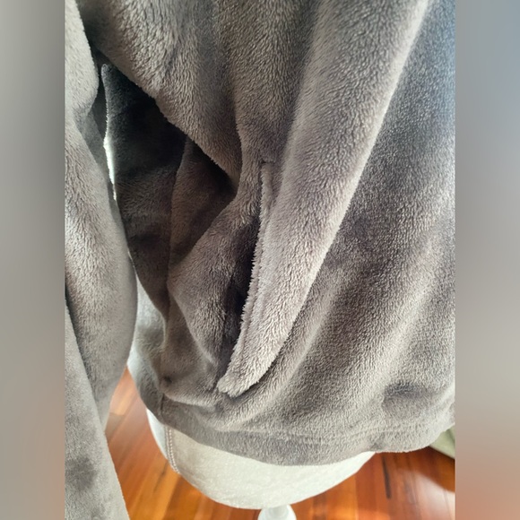 NWOT Hollister Cozy Hoodie - Picture 3 of 6